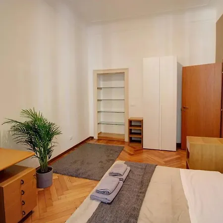Milanrentals - Iris Apartment *