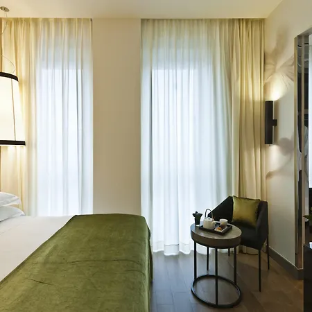 Starhotels Echo 4* Milán