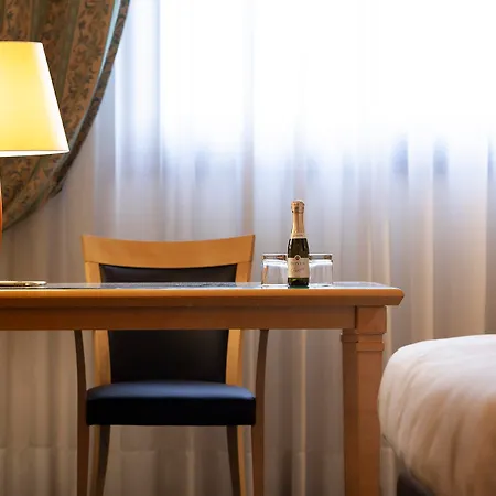 Life Poliziano, By R Collection מילאנו