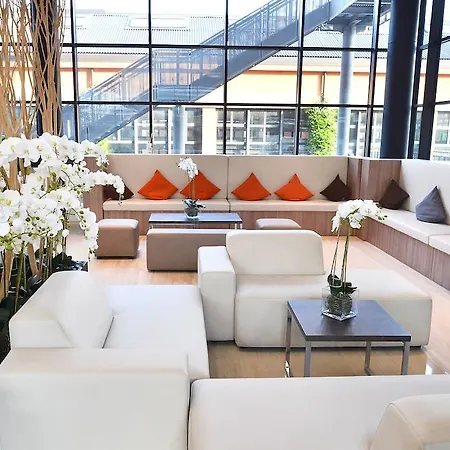 Отель Hilton Garden North 4*