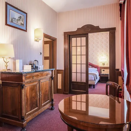 Romana Hotel 4*