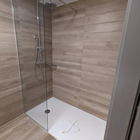 Ih Lorenteggio Hotell