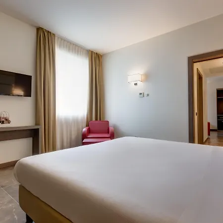 Klima Fiere Otel 4*