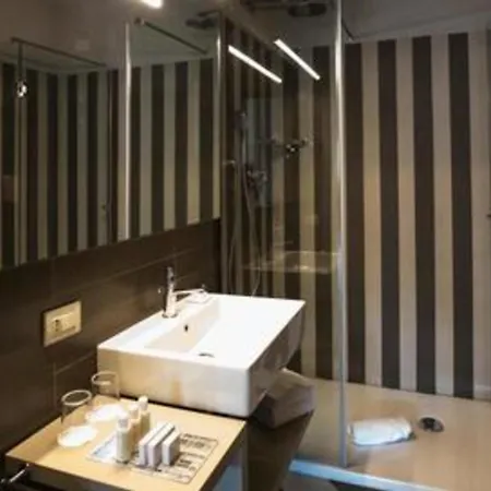 Fifty House Cellini 5* Mediolan