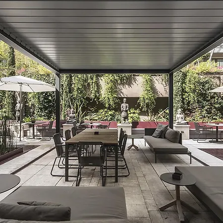 Hotel Fifty House