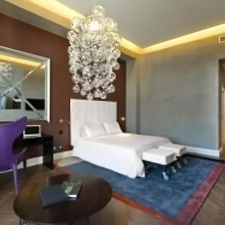 The Glamore Duomo Hotel Milão