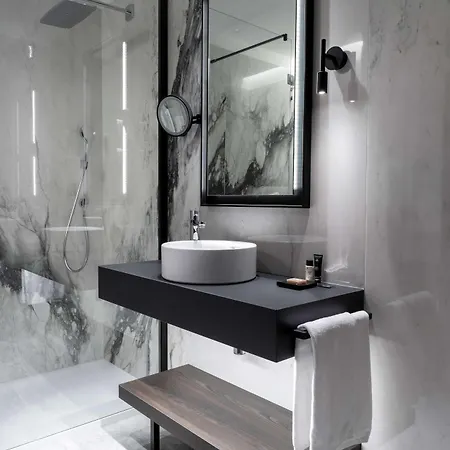 Radisson Collection Hotel, Palazzo Touring Club