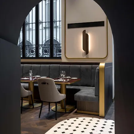 Radisson Collection Hotel, Palazzo Touring Club Hotel Milão