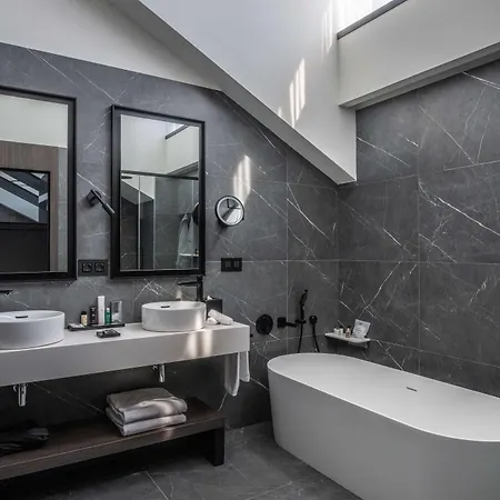 Radisson Collection Hotel, Palazzo Touring Club