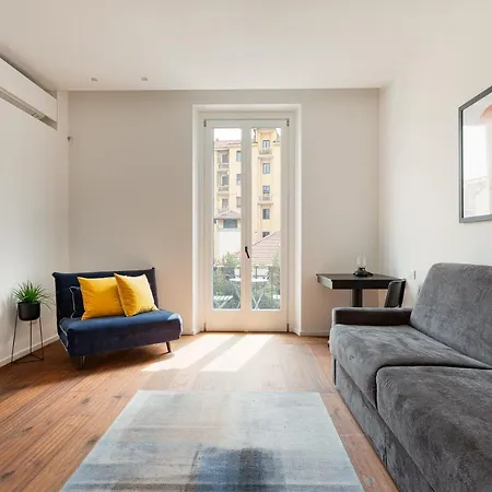 Guesthost - Modern & Comfortable Flat - Near Station