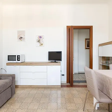 Guesthost - Ca' Granda M5 Bright