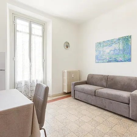 Guesthost - Ca' Granda M5 Bright