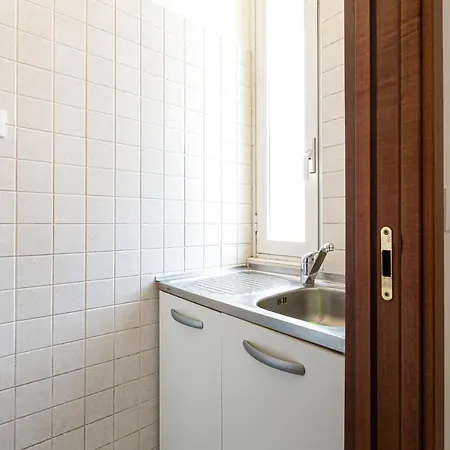 Guesthost - Ca' Granda M5 Bright Appartamento