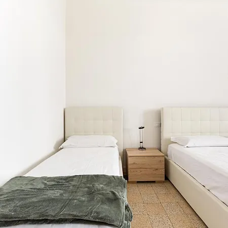 Guesthost - Ca' Granda M5 Bright Milano