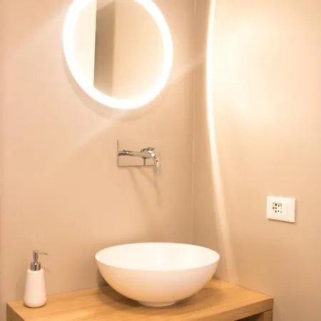 Apartamento Just Urban - Quiet And Stylish Loft In Center - V Giornate
