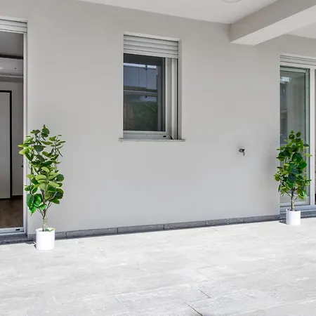 Just Urban - Modern 1-br Flat With 90 Sqm Terrace - M4 Tolstoj *