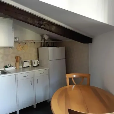 Apartment Monolocale Piano Alto Luminoso Pochi Minuti Metro Rossa Promo Tax On Request Mailand