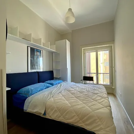 Luxury Galleria Apartment- Duomo- 4 Pax דירה מילאנו