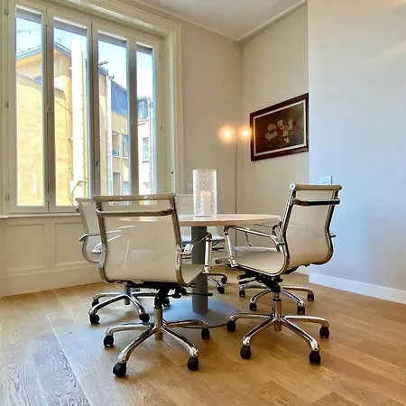 Luxury Galleria Apartment- Duomo- 4 Pax * מילאנו