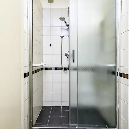 Daire Huge Center Guastalla Gardens 8pax *