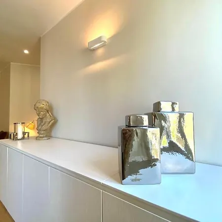 Luxury Galleria Apartment- Duomo- 4 Pax * מילאנו