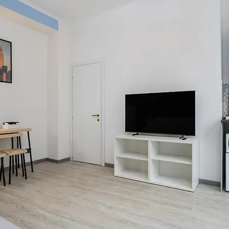 Insubria 8-3sx - Monolocale Cool Daire *