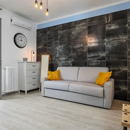 Insubria 8-3sx - Monolocale Cool *