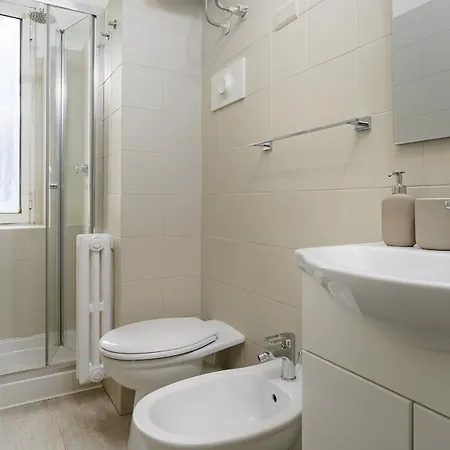 Insubria 8-3sx - Monolocale Cool ミラノ