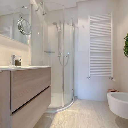 Luxury 2 Mins From Duomo מילאנו