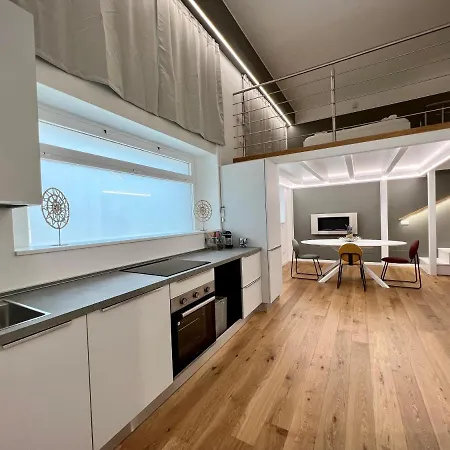 Central Luxe Haven Апартаменты