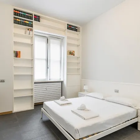 Apartment Easylife - Elegante Dimora Due Passi Dal Duomo Milan