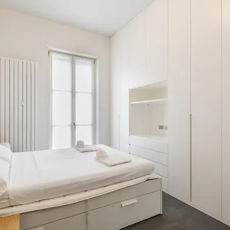 Easylife - Elegante Dimora Due Passi Dal Duomo Milan