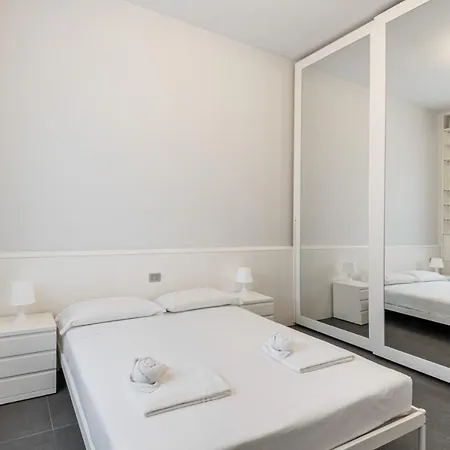 Easylife - Elegante Dimora Due Passi Dal Duomo Apartment