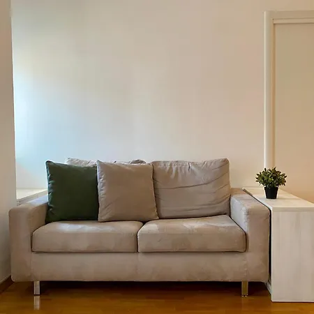 Da Vinci - With Balcony In Design District - Tortona Area Apartment