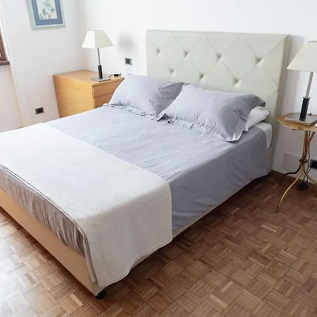 Apartment Close To Duomo Milan