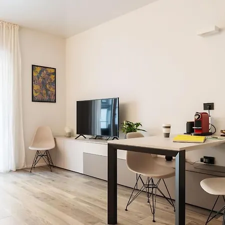 Emotichome 7 Flexyrent Милан