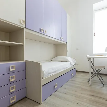 Espinasse * ميلان