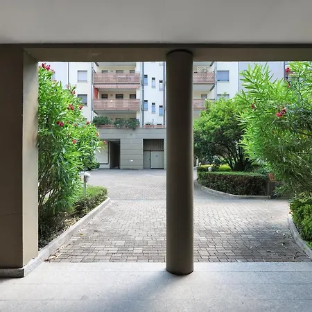 Contempora - Monolocale Con Terrazza Via F. De Sanctis, 41 * Milan