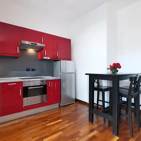 Contempora - Monolocale Con Terrazza Via F. De Sanctis, 41 *