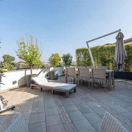 Holiday home Rooftop Elegant In Center 3br Milan