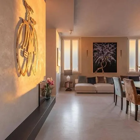 Rooftop Elegant In Center 3br