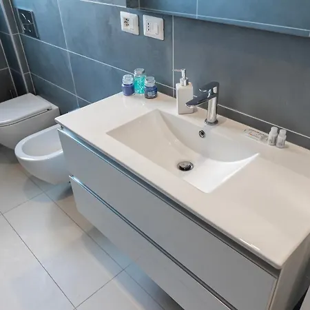 Elegante Bilocale In Corso Lodi/brenta Milan