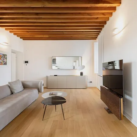 Apartment Easylife - Prestigiosa Dimora Due Passi Dal Duomo Milan
