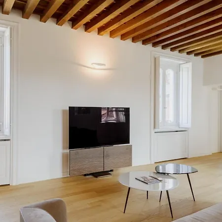 Easylife - Prestigiosa Dimora Due Passi Dal Duomo Milan