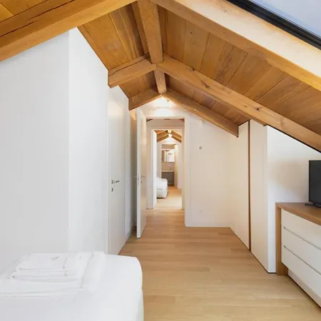 Apartment Easylife - Prestigiosa Dimora Due Passi Dal Duomo