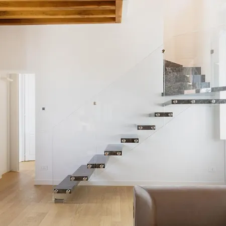 Easylife - Prestigiosa Dimora Due Passi Dal Duomo Apartment *