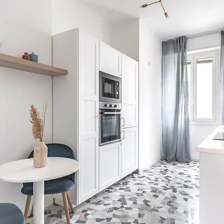 Easylife - Attico Di Stile E Comfort A P Venezia Daire *