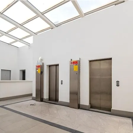 Lux 2 Metro M2 Mailand