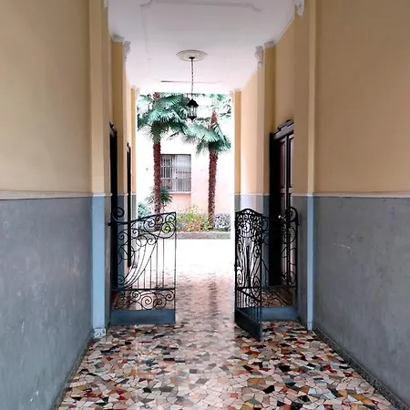 4 @ Porta Romana Апартаменты