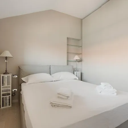 Lovely - W/ Terrace Apartament